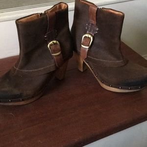 Earthies clog boots